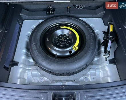 Серый Хендай их35, объемом двигателя 2 л и пробегом 168 тыс. км за 13800 $, фото 18 на Automoto.ua