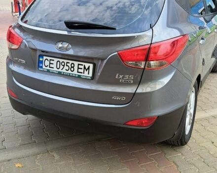 Серый Хендай их35, объемом двигателя 2 л и пробегом 198 тыс. км за 15000 $, фото 3 на Automoto.ua