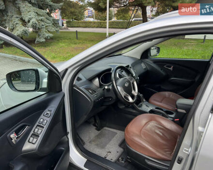 Сірий Хендай іх35, об'ємом двигуна 2 л та пробігом 253 тис. км за 13900 $, фото 23 на Automoto.ua