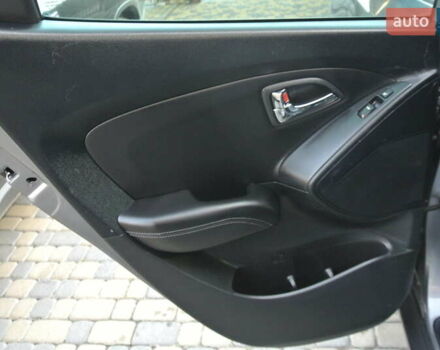 Серый Хендай их35, объемом двигателя 2 л и пробегом 187 тыс. км за 13700 $, фото 15 на Automoto.ua