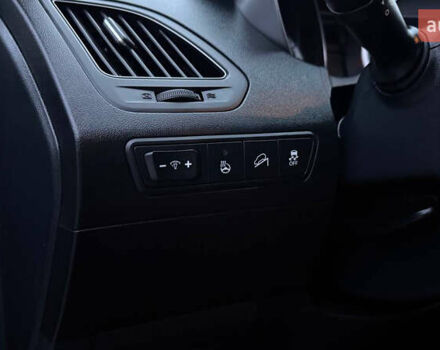 Сірий Хендай іх35, об'ємом двигуна 2 л та пробігом 240 тис. км за 13000 $, фото 16 на Automoto.ua