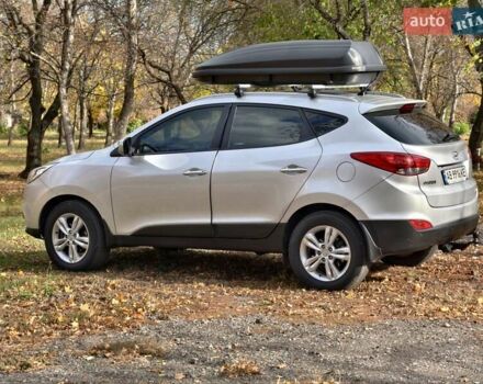 Серый Хендай их35, объемом двигателя 2 л и пробегом 107 тыс. км за 14900 $, фото 2 на Automoto.ua