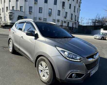 Сірий Хендай іх35, об'ємом двигуна 2 л та пробігом 121 тис. км за 13500 $, фото 1 на Automoto.ua