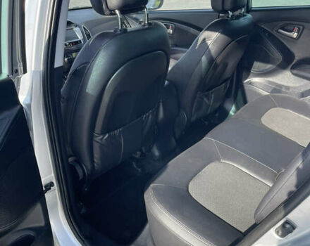 Серый Хендай их35, объемом двигателя 0 л и пробегом 150 тыс. км за 13555 $, фото 19 на Automoto.ua