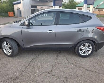 Сірий Хендай іх35, об'ємом двигуна 2 л та пробігом 230 тис. км за 13300 $, фото 2 на Automoto.ua