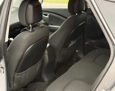 Сірий Хендай іх35, об'ємом двигуна 2 л та пробігом 205 тис. км за 12499 $, фото 7 на Automoto.ua