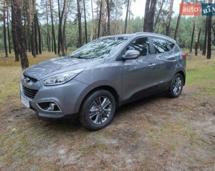 Серый Хендай их35, объемом двигателя 2 л и пробегом 193 тыс. км за 13850 $, фото 3 на Automoto.ua