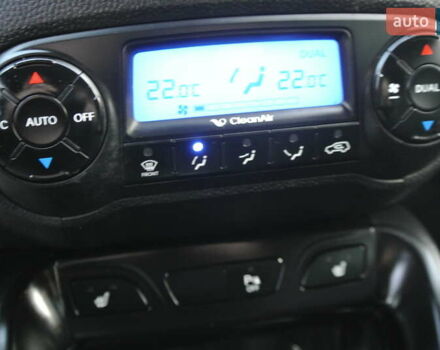 Серый Хендай их35, объемом двигателя 2 л и пробегом 187 тыс. км за 13700 $, фото 36 на Automoto.ua