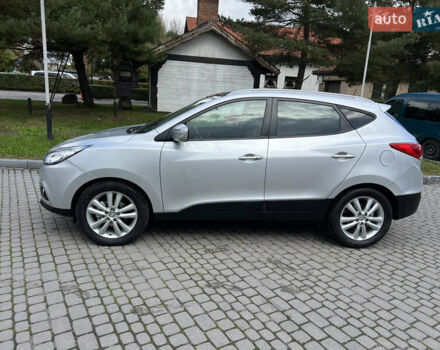 Сірий Хендай іх35, об'ємом двигуна 2 л та пробігом 253 тис. км за 13900 $, фото 4 на Automoto.ua