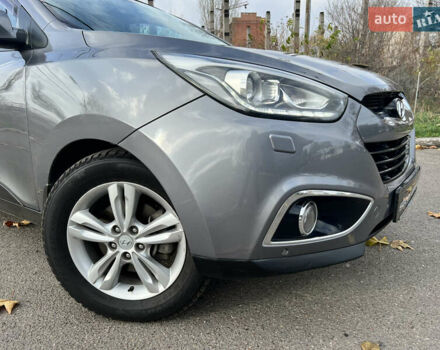 Сірий Хендай іх35, об'ємом двигуна 2 л та пробігом 178 тис. км за 11999 $, фото 5 на Automoto.ua