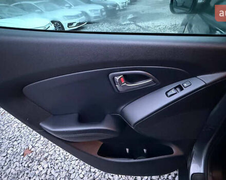 Сірий Хендай іх35, об'ємом двигуна 2 л та пробігом 240 тис. км за 13000 $, фото 23 на Automoto.ua