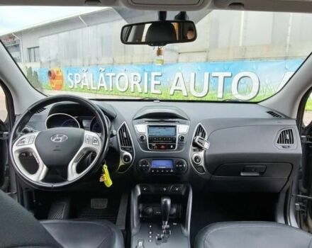 Серый Хендай их35, объемом двигателя 2 л и пробегом 198 тыс. км за 15000 $, фото 4 на Automoto.ua