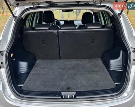 Серый Хендай их35, объемом двигателя 2 л и пробегом 107 тыс. км за 14900 $, фото 5 на Automoto.ua