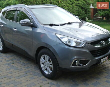 Серый Хендай их35, объемом двигателя 2 л и пробегом 187 тыс. км за 13700 $, фото 4 на Automoto.ua