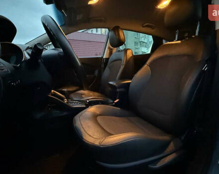 Сірий Хендай іх35, об'ємом двигуна 2 л та пробігом 240 тис. км за 13000 $, фото 22 на Automoto.ua