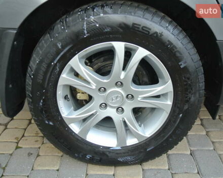 Серый Хендай их35, объемом двигателя 2 л и пробегом 187 тыс. км за 13700 $, фото 33 на Automoto.ua