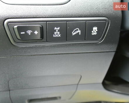 Серый Хендай их35, объемом двигателя 2 л и пробегом 187 тыс. км за 13700 $, фото 10 на Automoto.ua