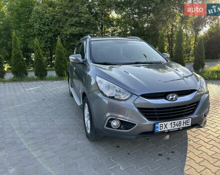 Сірий Хендай іх35, об'ємом двигуна 2 л та пробігом 144 тис. км за 13600 $, фото 3 на Automoto.ua