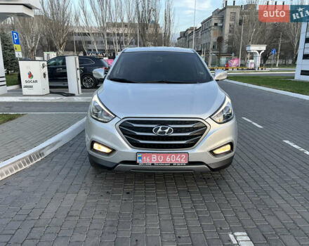 Серый Хендай их35, объемом двигателя 2 л и пробегом 168 тыс. км за 13800 $, фото 1 на Automoto.ua