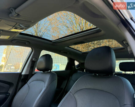 Серый Хендай их35, объемом двигателя 2 л и пробегом 187 тыс. км за 16600 $, фото 2 на Automoto.ua