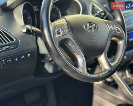 Серый Хендай их35, объемом двигателя 2 л и пробегом 96 тыс. км за 14899 $, фото 20 на Automoto.ua