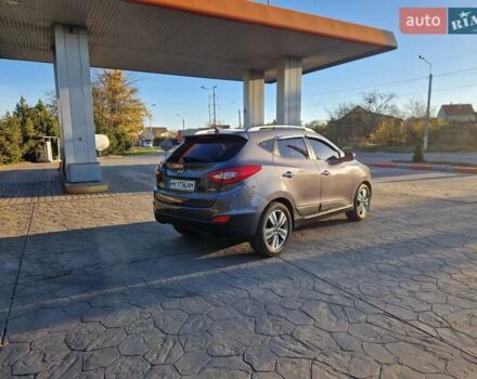 Серый Хендай их35, объемом двигателя 2 л и пробегом 138 тыс. км за 15200 $, фото 2 на Automoto.ua