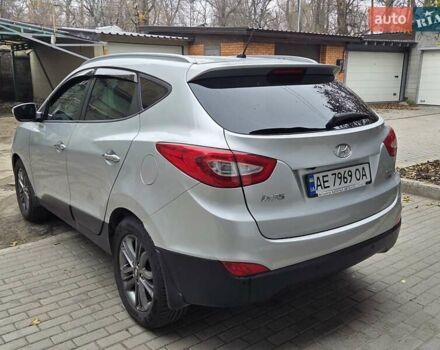 Серый Хендай их35, объемом двигателя 2 л и пробегом 136 тыс. км за 15800 $, фото 2 на Automoto.ua