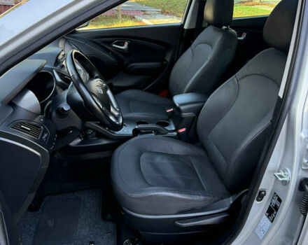 Серый Хендай их35, объемом двигателя 2 л и пробегом 187 тыс. км за 16600 $, фото 84 на Automoto.ua