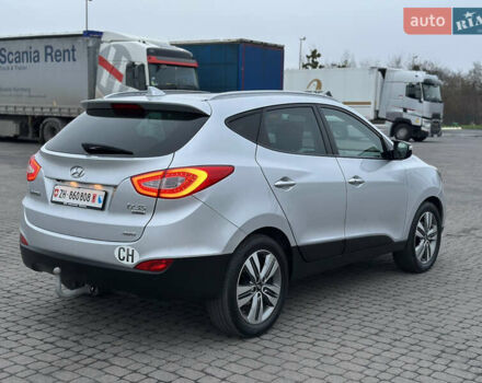 Серый Хендай их35, объемом двигателя 2 л и пробегом 180 тыс. км за 15000 $, фото 6 на Automoto.ua