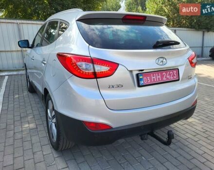 Серый Хендай их35, объемом двигателя 2 л и пробегом 221 тыс. км за 17150 $, фото 3 на Automoto.ua