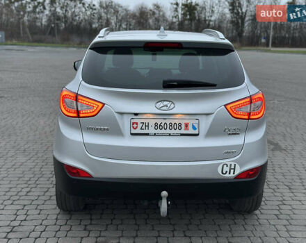 Серый Хендай их35, объемом двигателя 2 л и пробегом 180 тыс. км за 15000 $, фото 7 на Automoto.ua