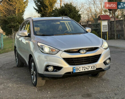 Серый Хендай их35, объемом двигателя 2 л и пробегом 183 тыс. км за 13750 $, фото 1 на Automoto.ua