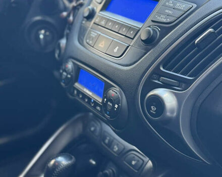 Серый Хендай их35, объемом двигателя 2 л и пробегом 96 тыс. км за 14899 $, фото 24 на Automoto.ua