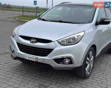 Серый Хендай их35, объемом двигателя 2 л и пробегом 180 тыс. км за 15000 $, фото 1 на Automoto.ua