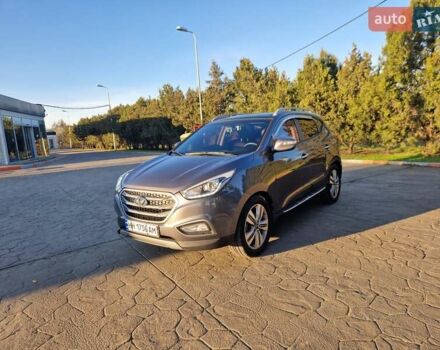 Серый Хендай их35, объемом двигателя 2 л и пробегом 138 тыс. км за 15200 $, фото 3 на Automoto.ua
