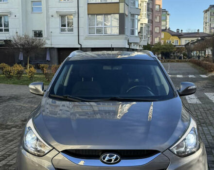 Серый Хендай их35, объемом двигателя 2 л и пробегом 96 тыс. км за 14899 $, фото 4 на Automoto.ua