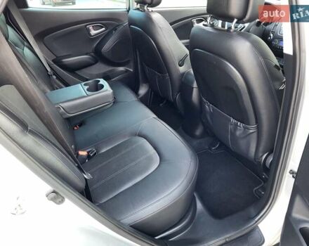 Серый Хендай их35, объемом двигателя 2 л и пробегом 221 тыс. км за 17150 $, фото 43 на Automoto.ua