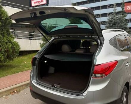 Серый Хендай их35, объемом двигателя 2.4 л и пробегом 127 тыс. км за 11650 $, фото 36 на Automoto.ua