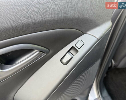 Сірий Хендай іх35, об'ємом двигуна 2 л та пробігом 124 тис. км за 16600 $, фото 76 на Automoto.ua