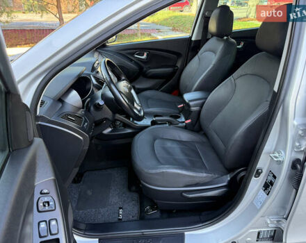 Серый Хендай их35, объемом двигателя 2 л и пробегом 187 тыс. км за 16600 $, фото 88 на Automoto.ua