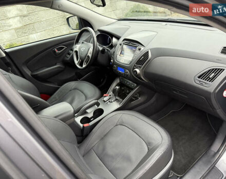 Серый Хендай их35, объемом двигателя 2 л и пробегом 124 тыс. км за 16850 $, фото 86 на Automoto.ua