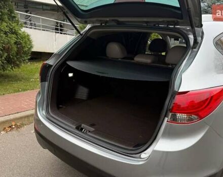 Серый Хендай их35, объемом двигателя 2.4 л и пробегом 127 тыс. км за 11650 $, фото 31 на Automoto.ua