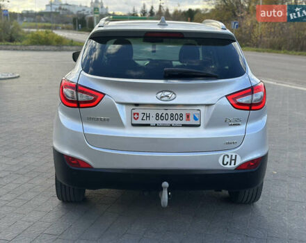 Хендай их35 2014 в Бродах на Automoto.ua Серый Хендай их35, объемом двигателя 2 л и пробегом 180 тыс. км за 15500 $, фото 9 на Automoto.ua