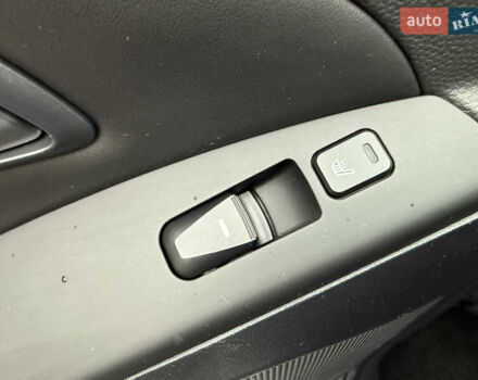 Серый Хендай их35, объемом двигателя 2 л и пробегом 124 тыс. км за 16850 $, фото 77 на Automoto.ua