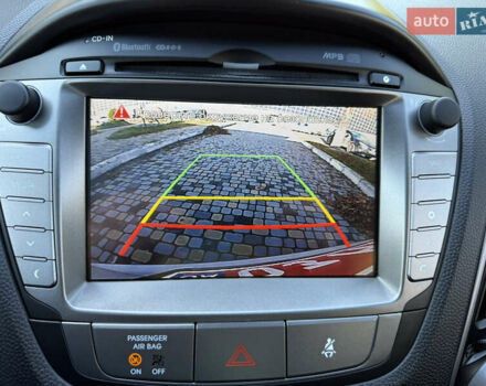 Серый Хендай их35, объемом двигателя 2 л и пробегом 187 тыс. км за 16600 $, фото 3 на Automoto.ua