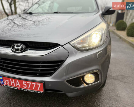Серый Хендай их35, объемом двигателя 2 л и пробегом 124 тыс. км за 16850 $, фото 8 на Automoto.ua