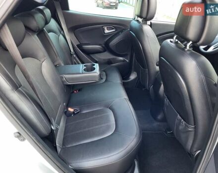 Серый Хендай их35, объемом двигателя 2 л и пробегом 221 тыс. км за 17150 $, фото 46 на Automoto.ua