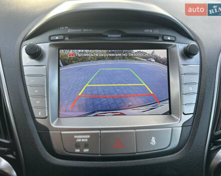 Серый Хендай их35, объемом двигателя 2 л и пробегом 180 тыс. км за 15100 $, фото 24 на Automoto.ua