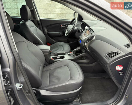 Серый Хендай их35, объемом двигателя 2 л и пробегом 124 тыс. км за 16850 $, фото 84 на Automoto.ua