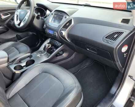 Серый Хендай их35, объемом двигателя 2 л и пробегом 221 тыс. км за 17150 $, фото 47 на Automoto.ua